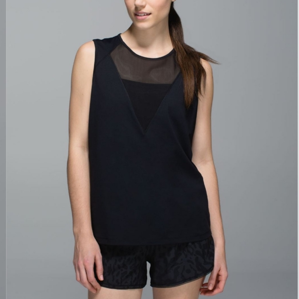 ๐Like New Lululemon Plank Tank - Picture 1 of 10